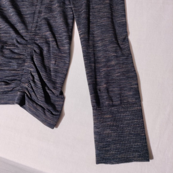 Athleta Long Sleeve Workout Top Women's Faded Sz Tag - Gray, Imperfect - Picture 11 of 16